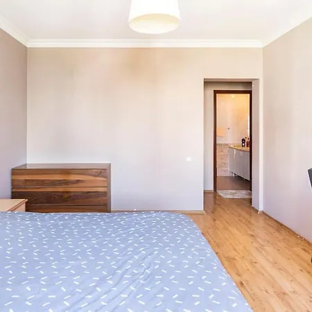 Appartamento Full Furnished 4 Bedroom Whole