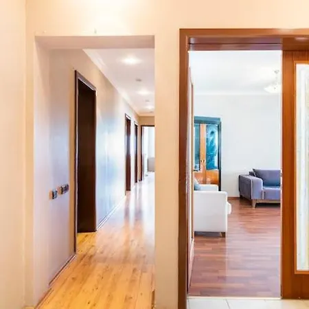 Full Furnished 4 Bedroom Whole * إزمير