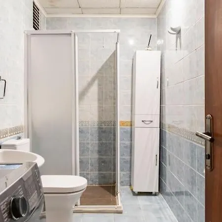 Full Furnished 4 Bedroom Whole